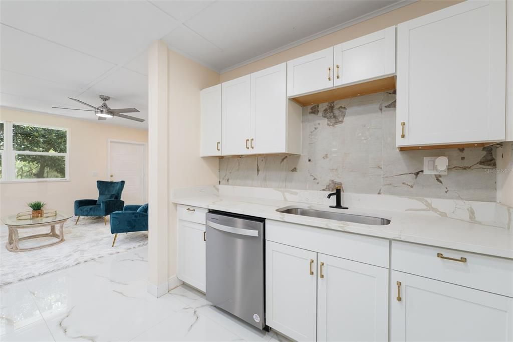 For Sale: $279,900 (2 beds, 2 baths, 1020 Square Feet)