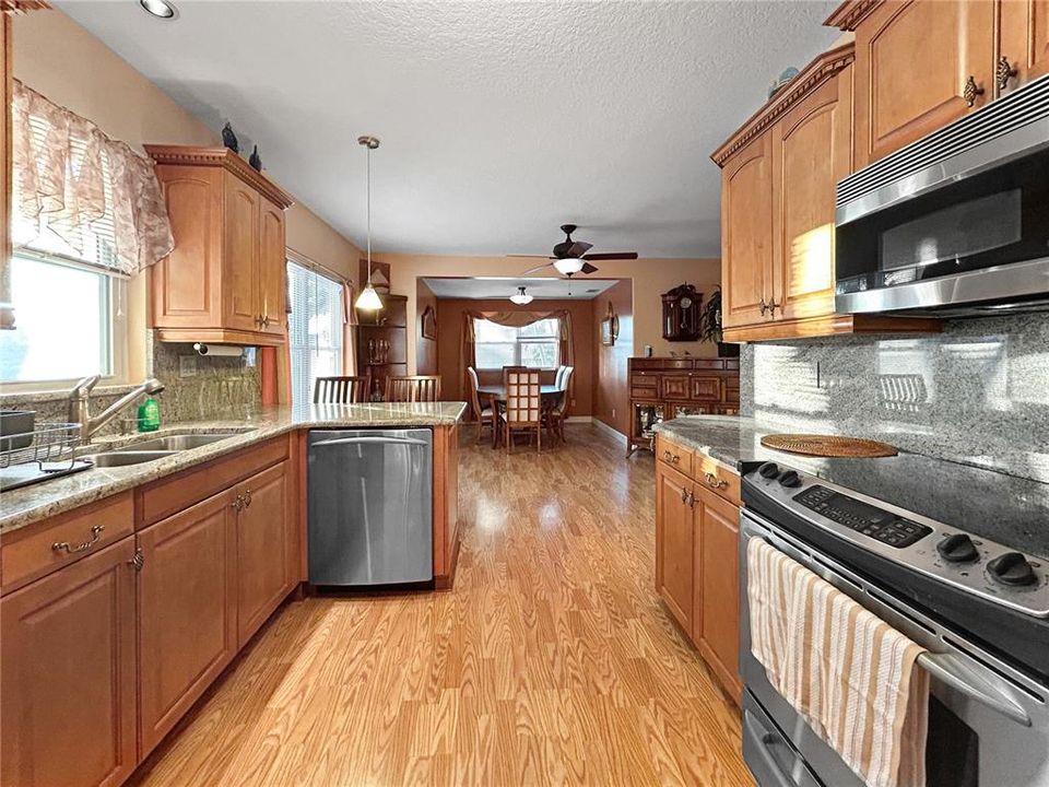 Active With Contract: $850,999 (4 beds, 4 baths, 2104 Square Feet)