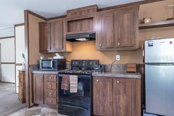 For Sale: $359,900 (3 beds, 2 baths, 1215 Square Feet)