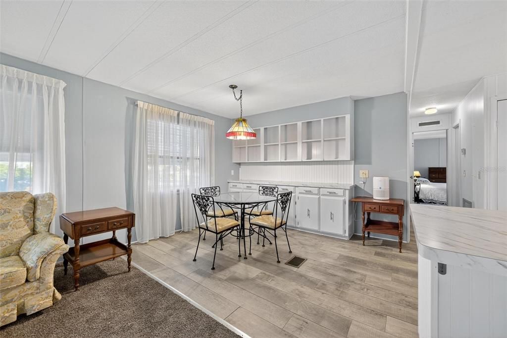 待售: $265,000 (2 贝兹, 2 浴室, 1152 平方英尺)