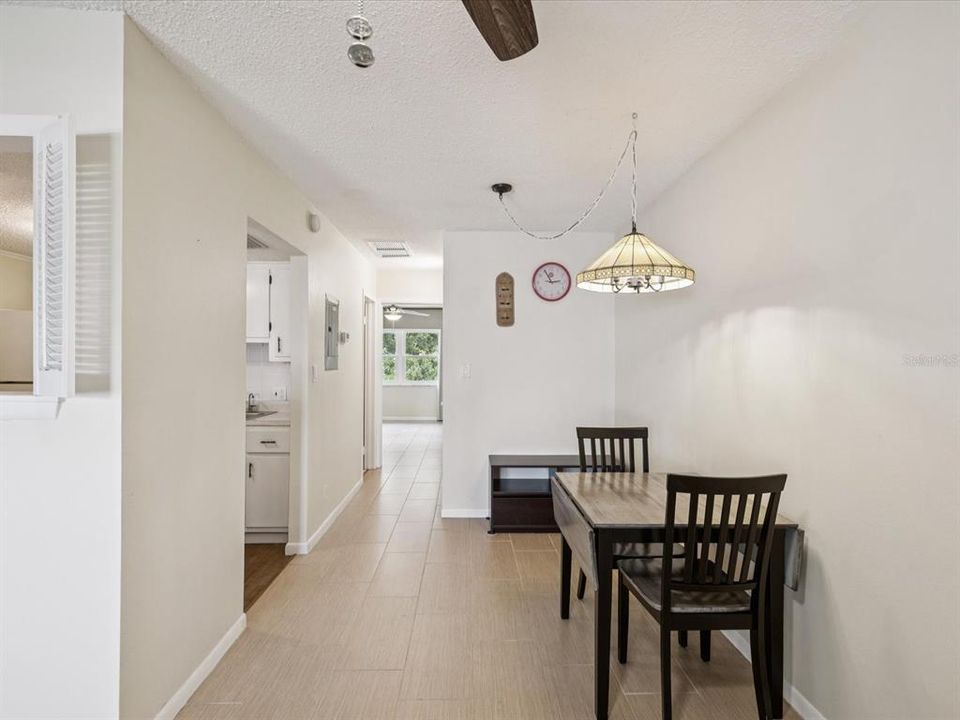 Под контрактом: $69,500 (1 спален, 1 ванн, 672 Квадратных фут)