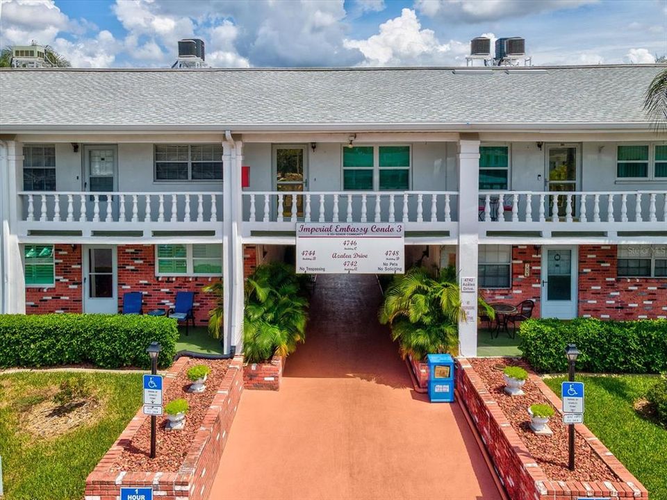 Под контрактом: $69,500 (1 спален, 1 ванн, 672 Квадратных фут)