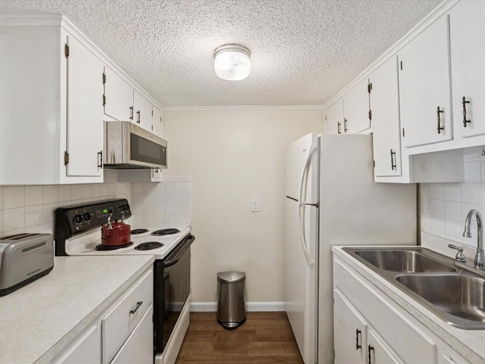 Под контрактом: $69,500 (1 спален, 1 ванн, 672 Квадратных фут)