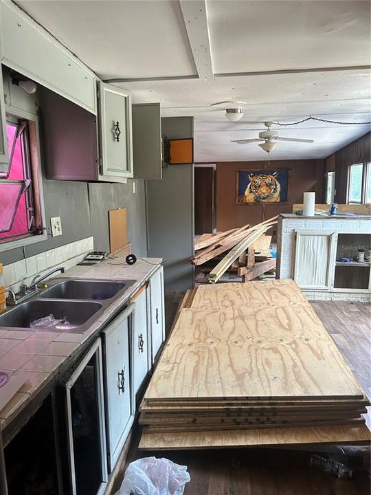 待售: $120,000 (2 贝兹, 2 浴室, 720 平方英尺)