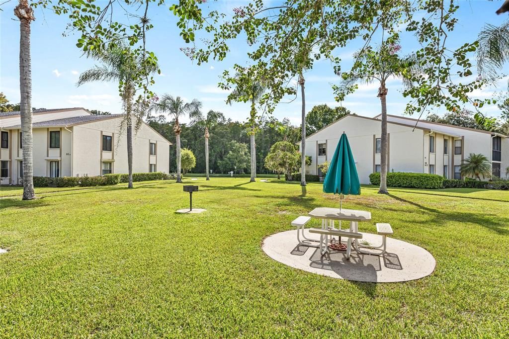 待售: $170,000 (2 贝兹, 2 浴室, 1041 平方英尺)