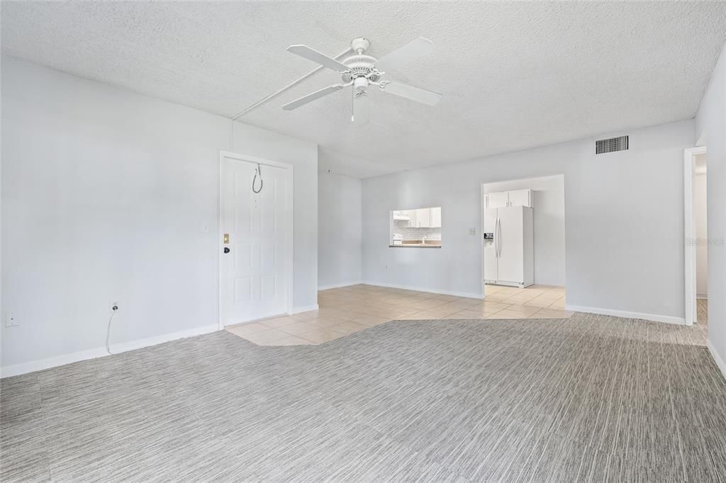 待售: $170,000 (2 贝兹, 2 浴室, 1041 平方英尺)