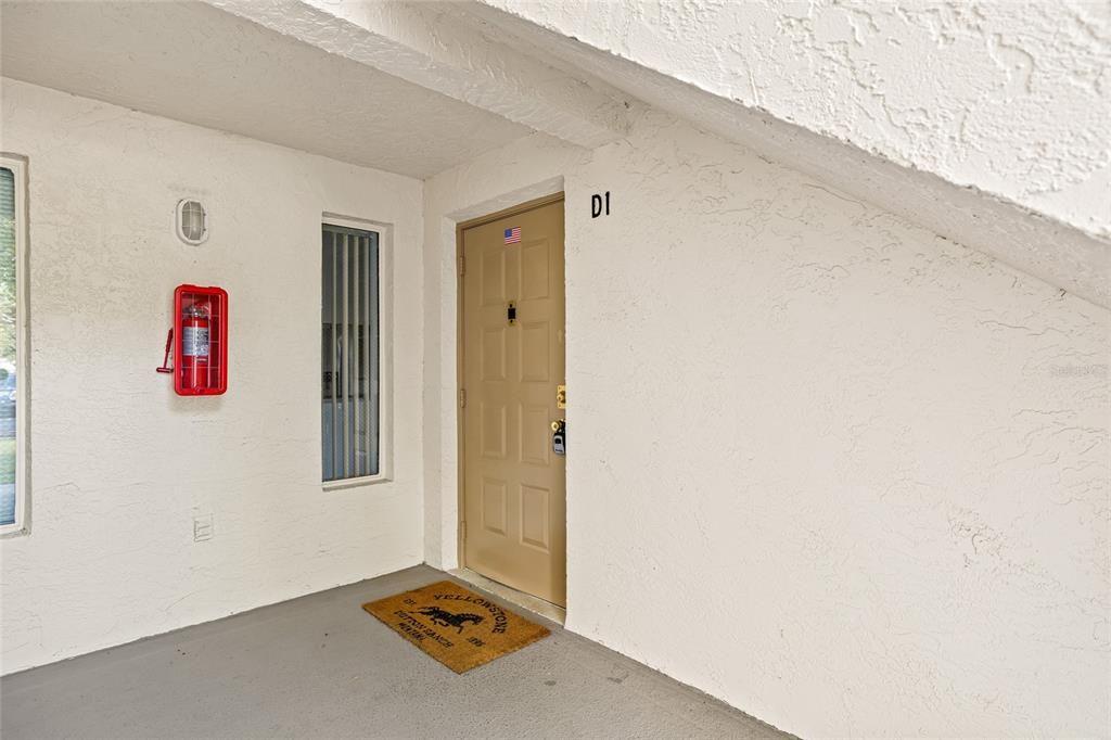 待售: $170,000 (2 贝兹, 2 浴室, 1041 平方英尺)