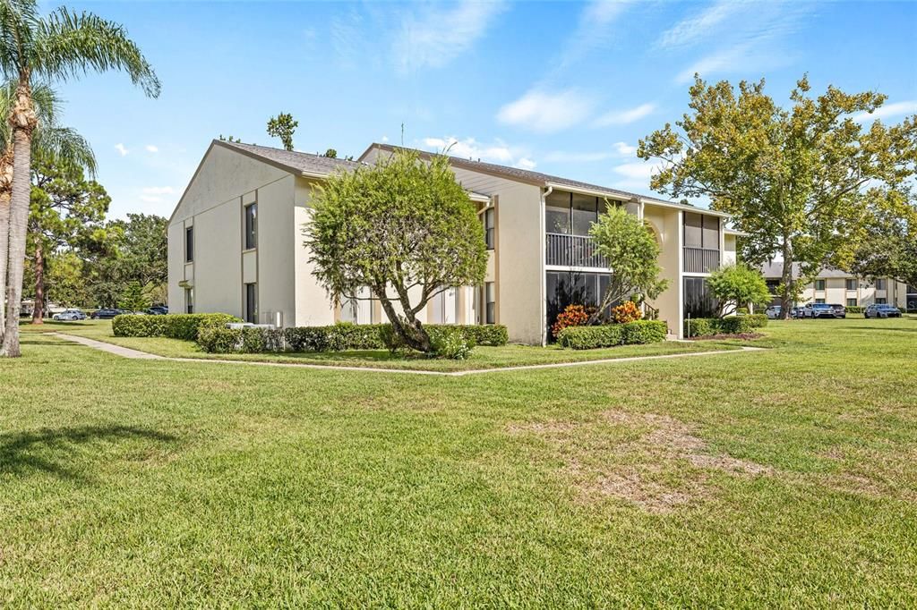 待售: $170,000 (2 贝兹, 2 浴室, 1041 平方英尺)