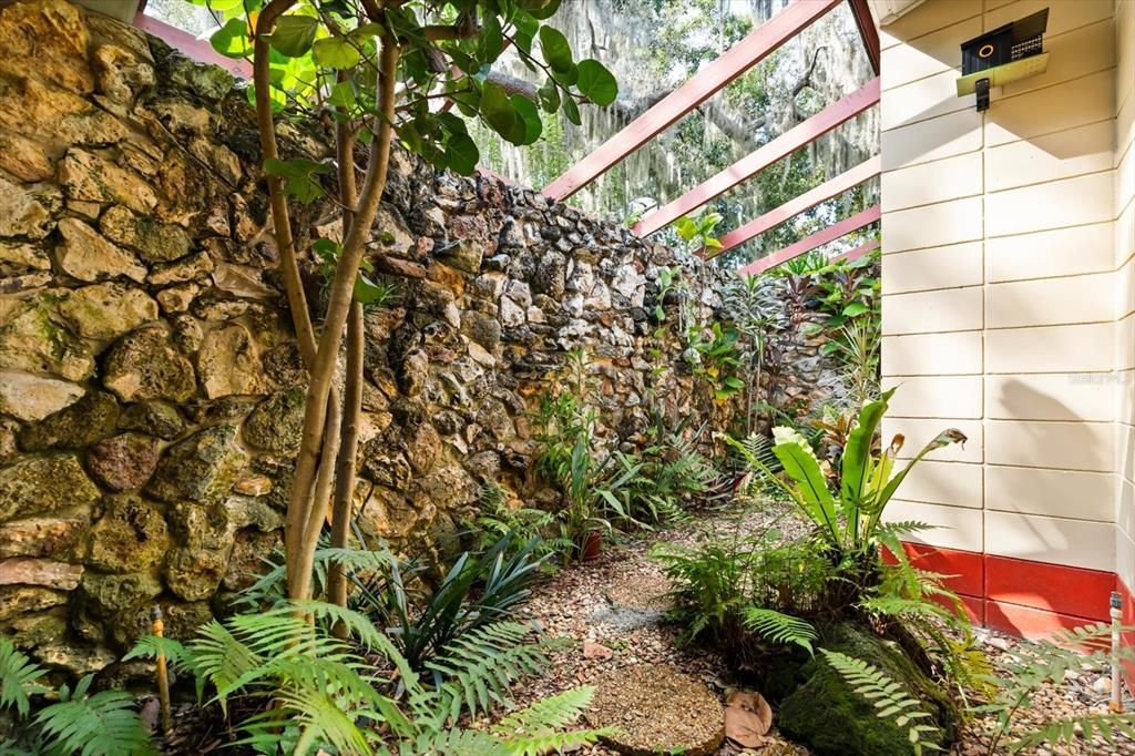 For Sale: $680,000 (4 beds, 2 baths, 2868 Square Feet)