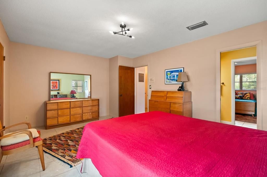 For Sale: $680,000 (4 beds, 2 baths, 2868 Square Feet)