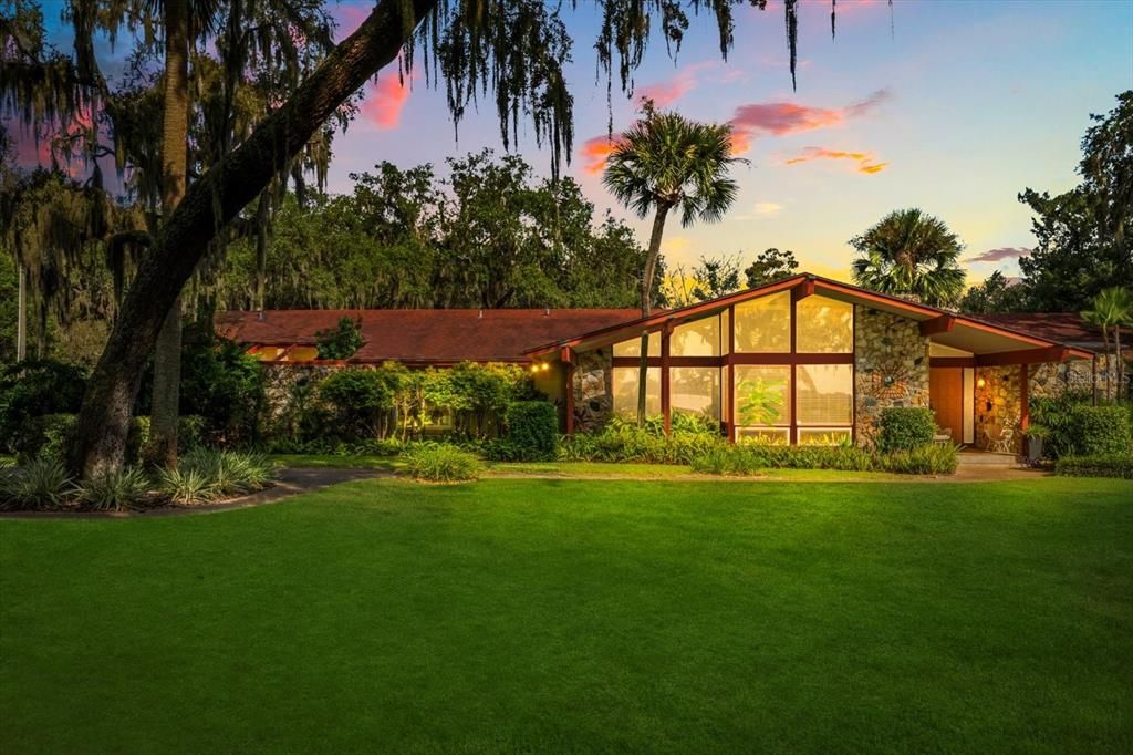 For Sale: $680,000 (4 beds, 2 baths, 2868 Square Feet)