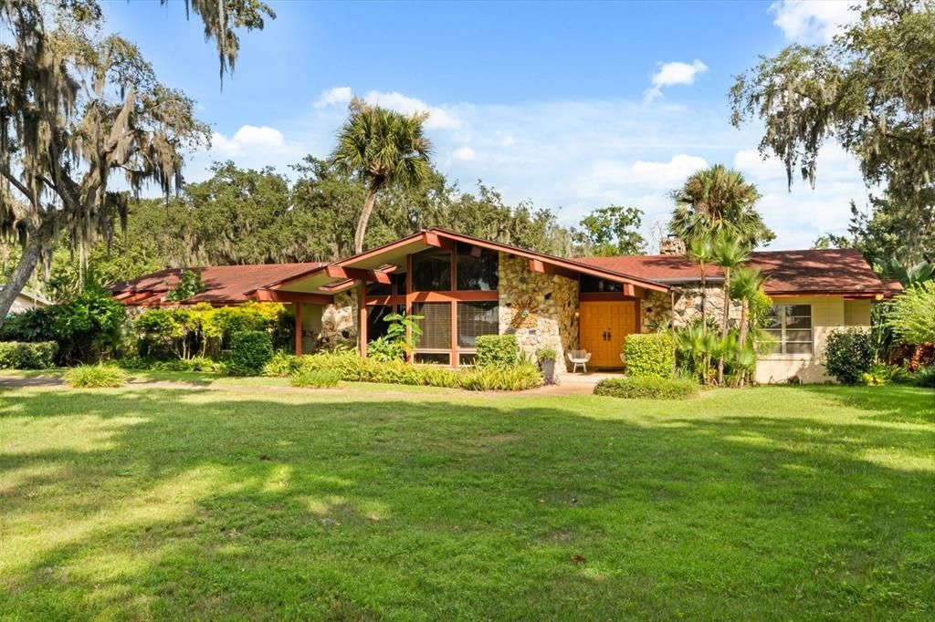 For Sale: $680,000 (4 beds, 2 baths, 2868 Square Feet)