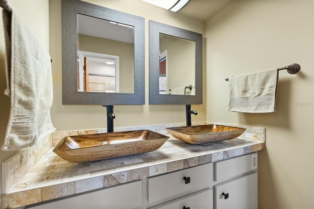 For Sale: $680,000 (4 beds, 2 baths, 2868 Square Feet)