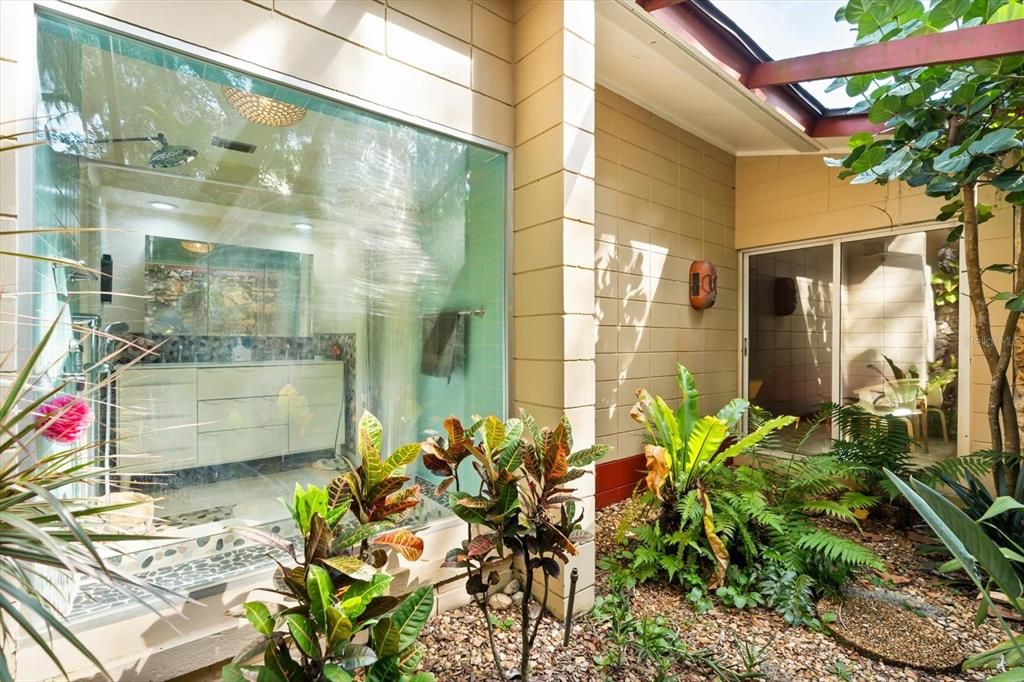 For Sale: $680,000 (4 beds, 2 baths, 2868 Square Feet)