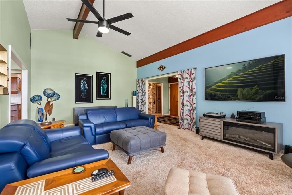 For Sale: $680,000 (4 beds, 2 baths, 2868 Square Feet)