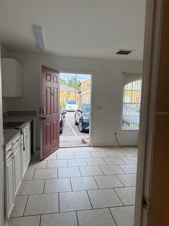 En Renta: $950 (1 camas, 1 baños, 300 Pies cuadrados)