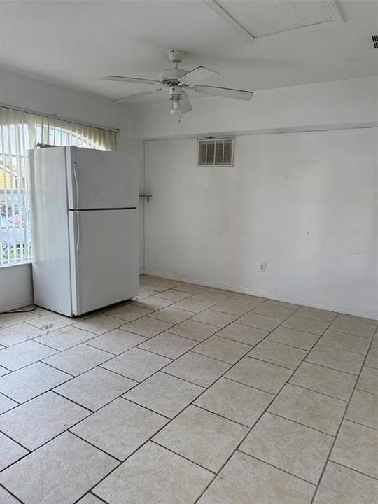 En Renta: $950 (1 camas, 1 baños, 300 Pies cuadrados)