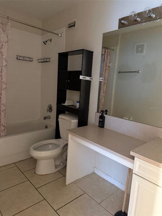 En Renta: $950 (1 camas, 1 baños, 300 Pies cuadrados)