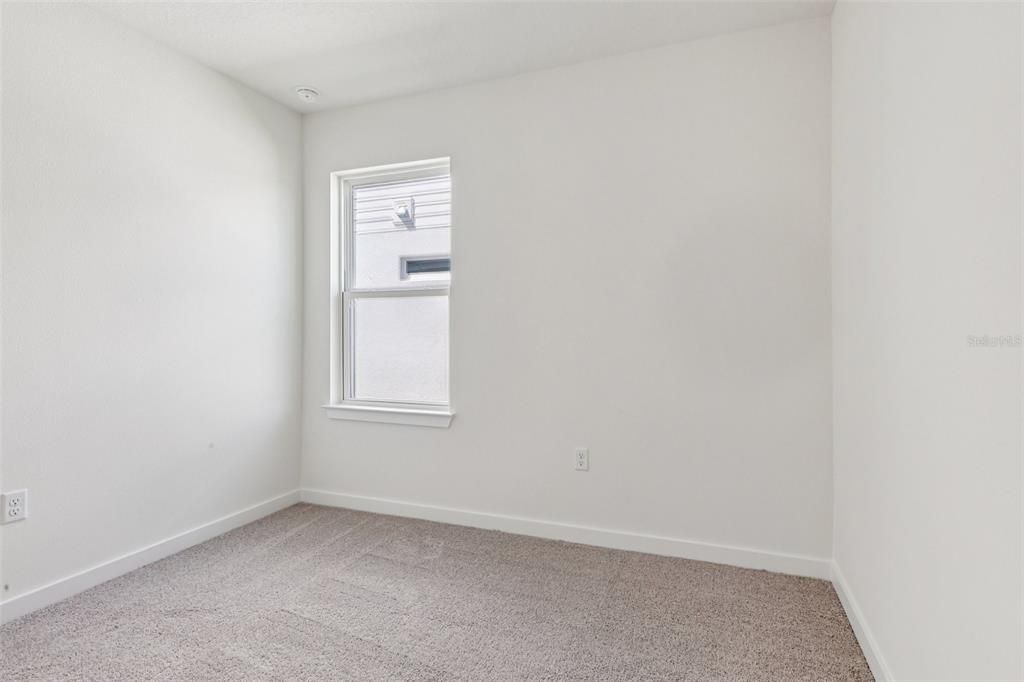 Active With Contract: $309,990 (3 beds, 2 baths, 1480 Square Feet)