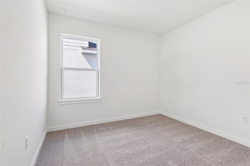 Active With Contract: $309,990 (3 beds, 2 baths, 1480 Square Feet)