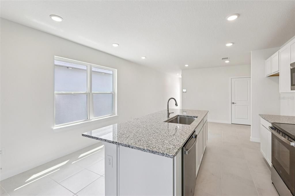 Active With Contract: $309,990 (3 beds, 2 baths, 1480 Square Feet)