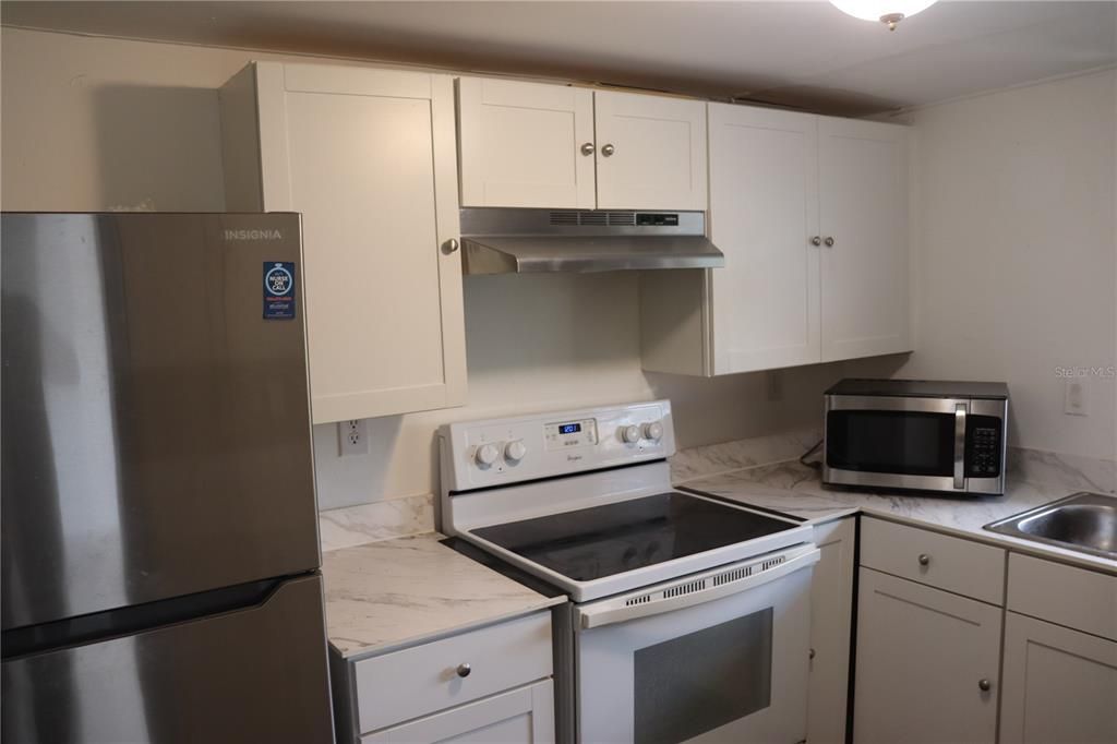 Под контрактом: $1,300 (2 спален, 2 ванн, 1116 Квадратных фут)