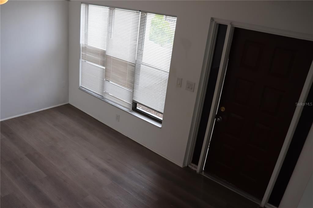 Под контрактом: $1,300 (2 спален, 2 ванн, 1116 Квадратных фут)