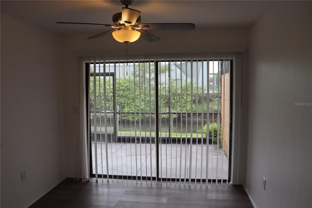 Под контрактом: $1,300 (2 спален, 2 ванн, 1116 Квадратных фут)