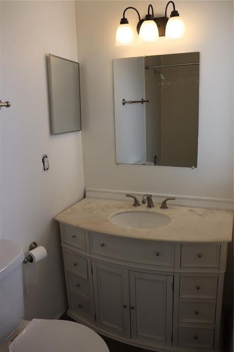 Под контрактом: $1,300 (2 спален, 2 ванн, 1116 Квадратных фут)