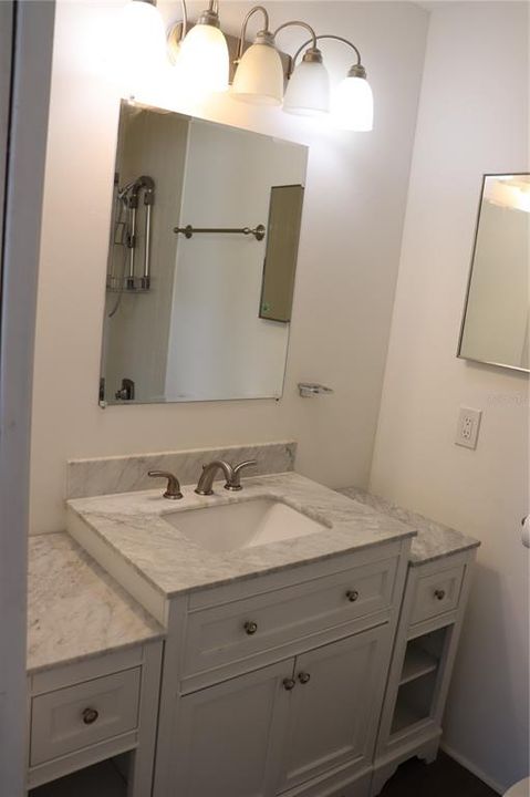 Под контрактом: $1,300 (2 спален, 2 ванн, 1116 Квадратных фут)