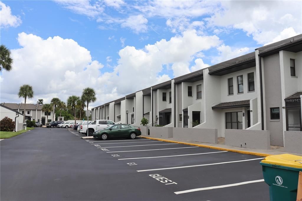 Под контрактом: $1,300 (2 спален, 2 ванн, 1116 Квадратных фут)