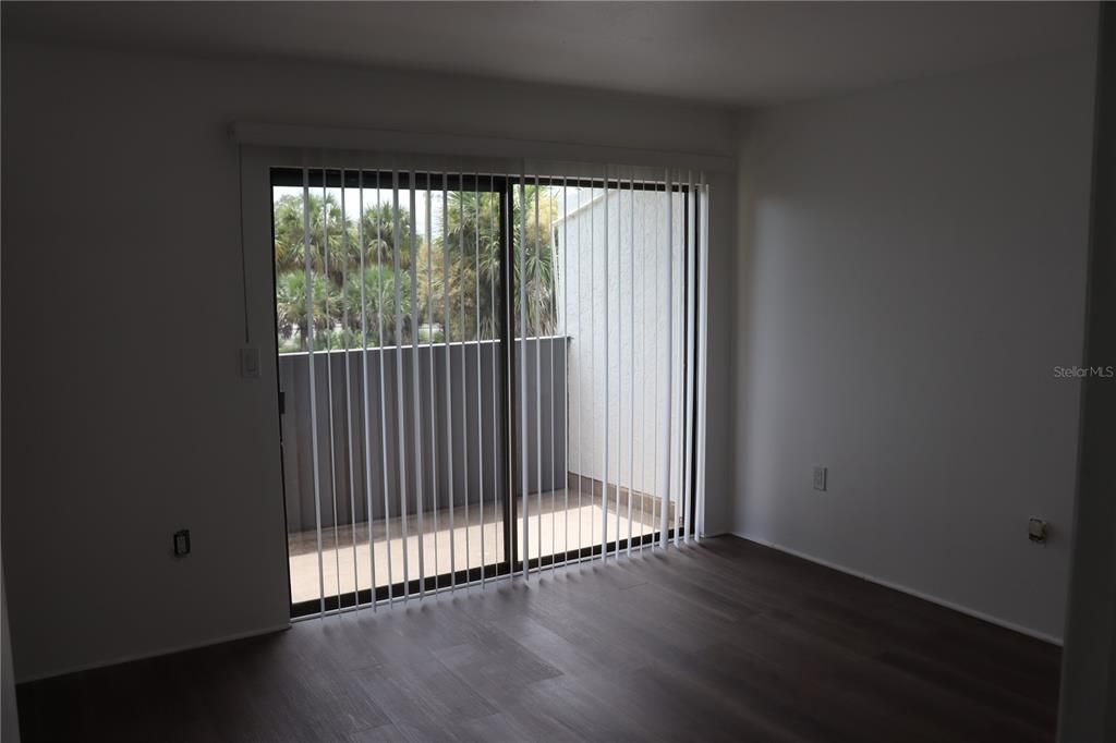 Под контрактом: $1,300 (2 спален, 2 ванн, 1116 Квадратных фут)