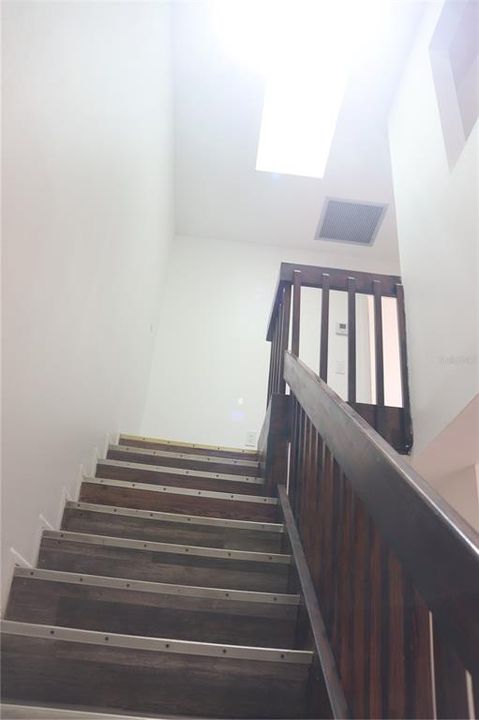 Под контрактом: $1,300 (2 спален, 2 ванн, 1116 Квадратных фут)