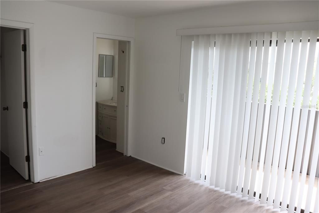 Под контрактом: $1,300 (2 спален, 2 ванн, 1116 Квадратных фут)