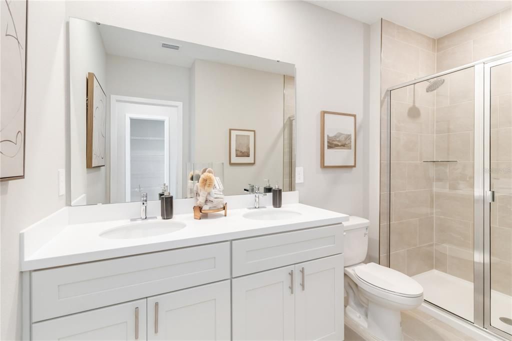 For Sale: $374,999 (3 beds, 2 baths, 1935 Square Feet)