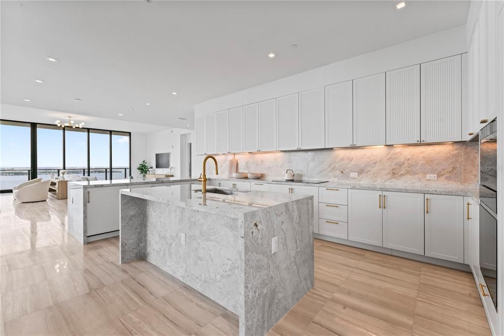 En Venta: $6,499,000 (4 camas, 5 baños, 5567 Pies cuadrados)