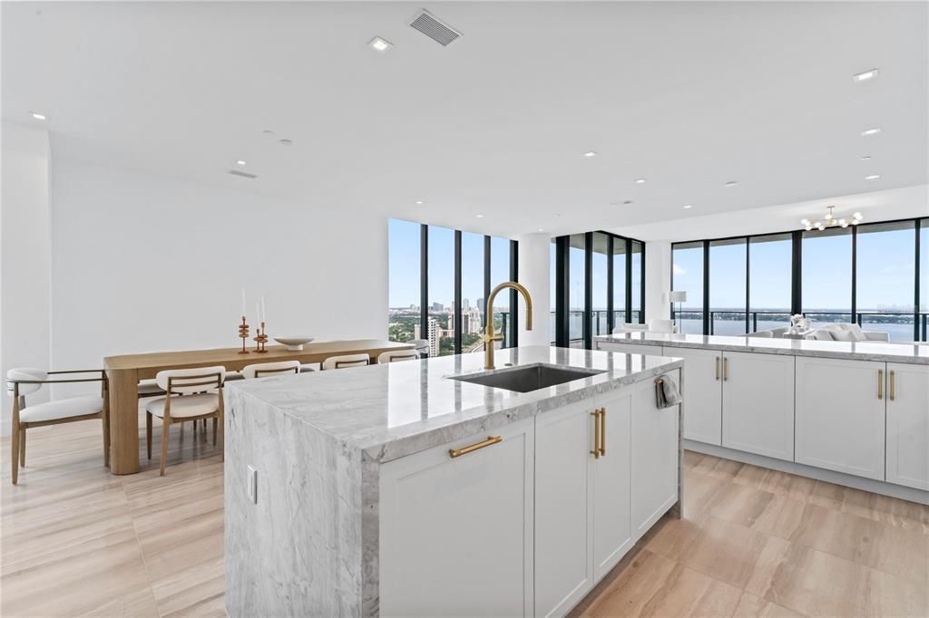 En Venta: $6,499,000 (4 camas, 5 baños, 5567 Pies cuadrados)