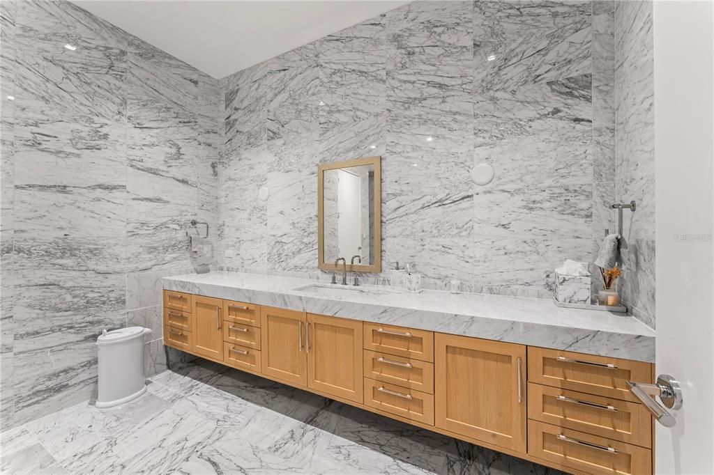 En Venta: $6,499,000 (4 camas, 5 baños, 5567 Pies cuadrados)