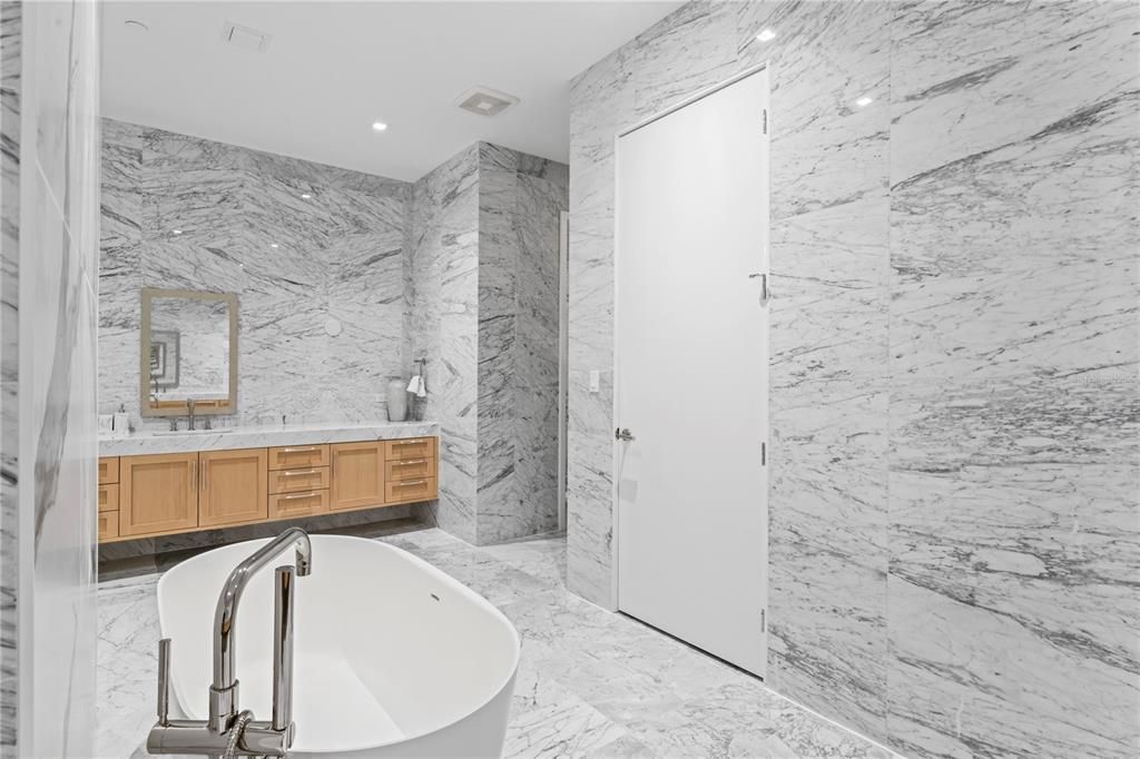 En Venta: $6,499,000 (4 camas, 5 baños, 5567 Pies cuadrados)