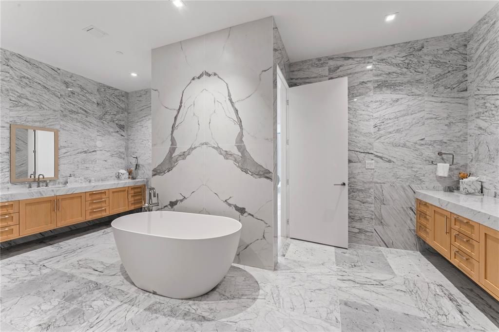 En Venta: $6,499,000 (4 camas, 5 baños, 5567 Pies cuadrados)