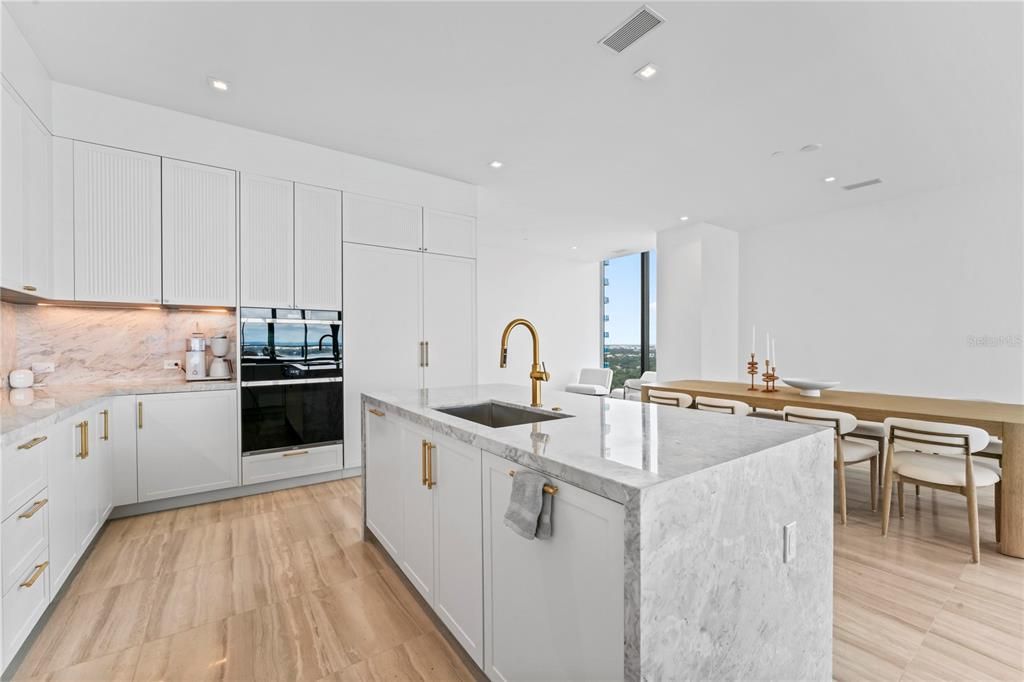 En Venta: $6,499,000 (4 camas, 5 baños, 5567 Pies cuadrados)