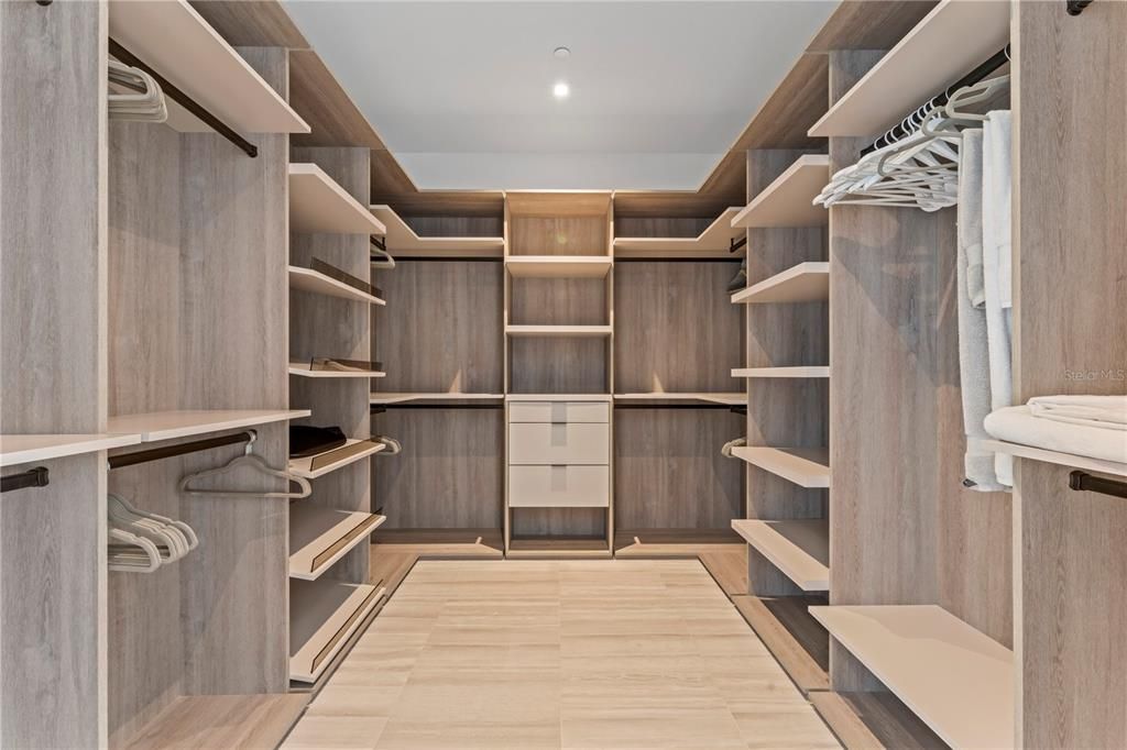 En Venta: $6,499,000 (4 camas, 5 baños, 5567 Pies cuadrados)