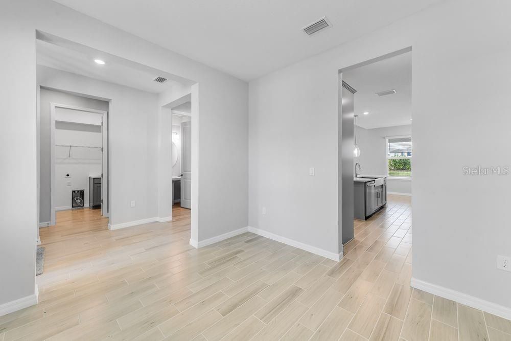 Active With Contract: $612,991 (4 beds, 3 baths, 2600 Square Feet)