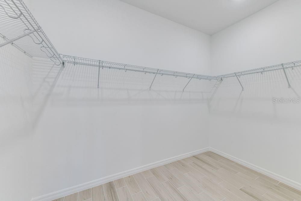 Active With Contract: $612,991 (4 beds, 3 baths, 2600 Square Feet)