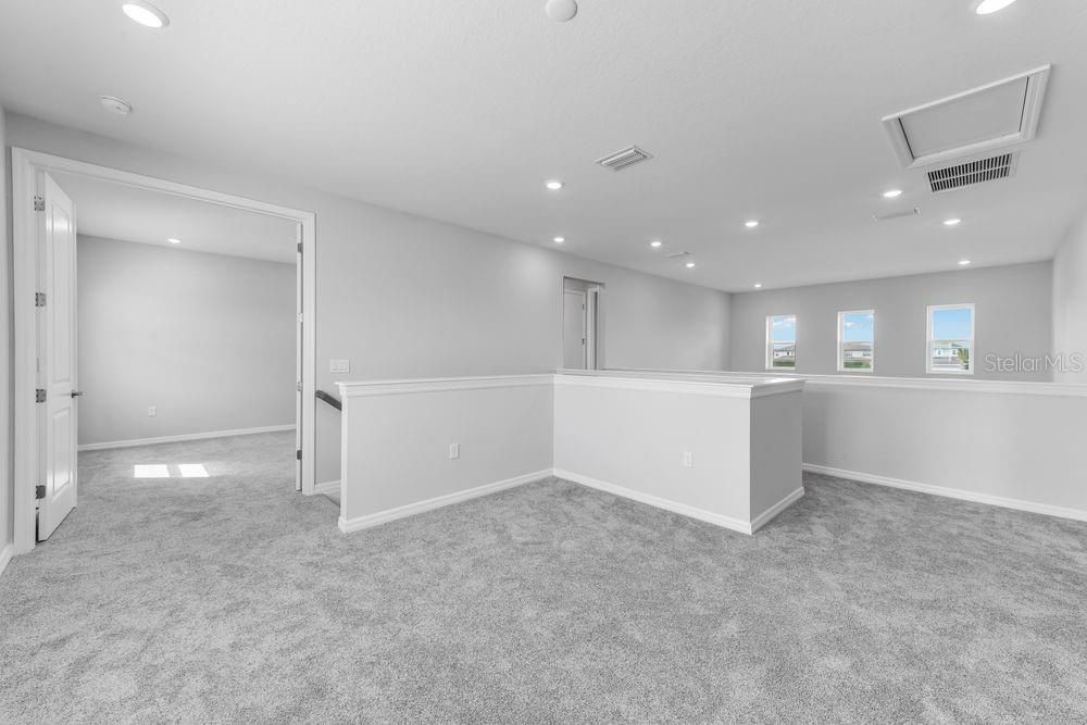 Active With Contract: $612,991 (4 beds, 3 baths, 2600 Square Feet)