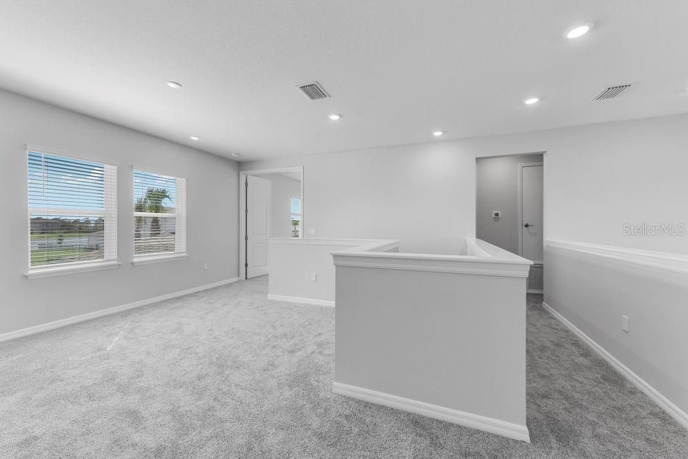 Active With Contract: $612,991 (4 beds, 3 baths, 2600 Square Feet)