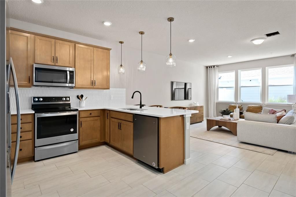 Active With Contract: $460,690 (4 beds, 3 baths, 1847 Square Feet)