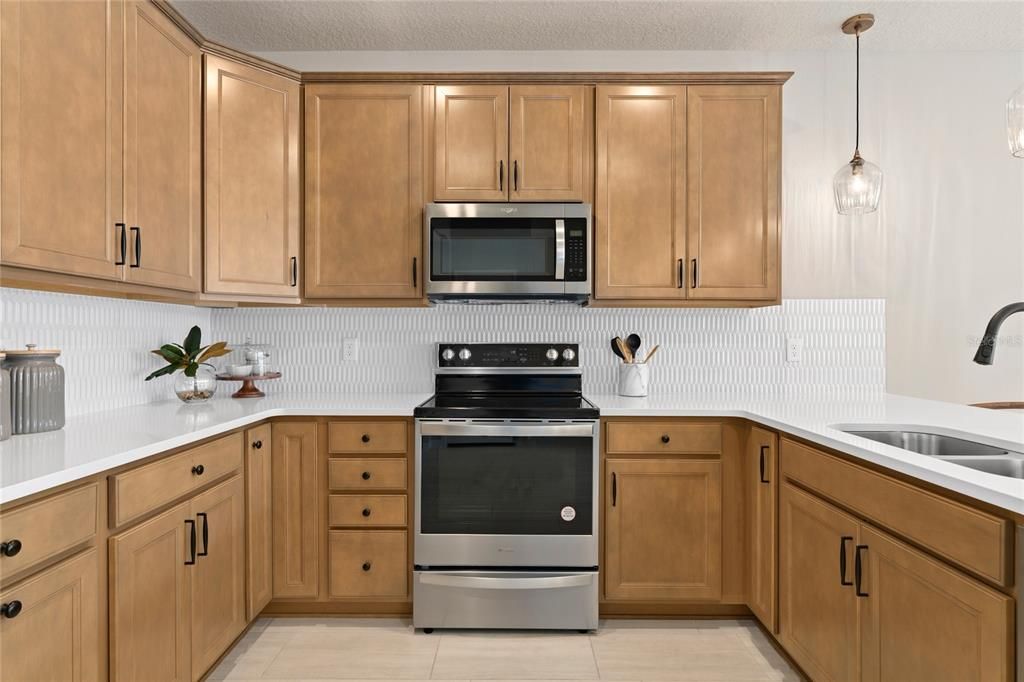 Active With Contract: $460,690 (4 beds, 3 baths, 1847 Square Feet)