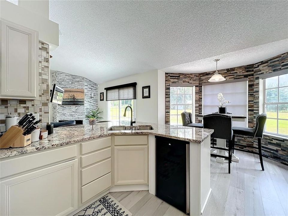 For Sale: $580,000 (3 beds, 2 baths, 1996 Square Feet)