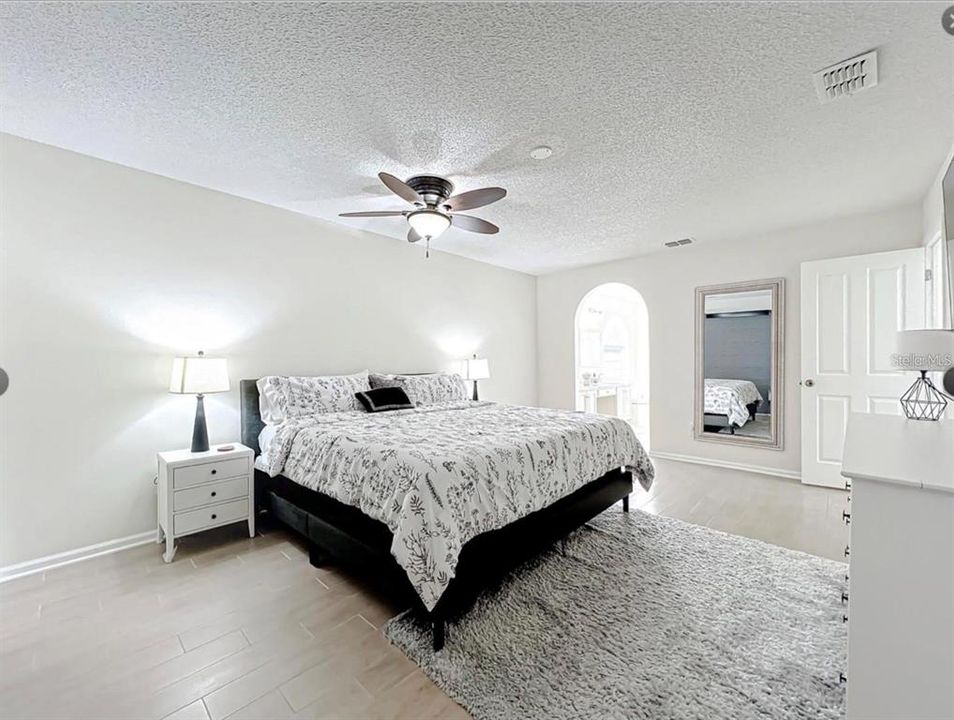 For Sale: $580,000 (3 beds, 2 baths, 1996 Square Feet)